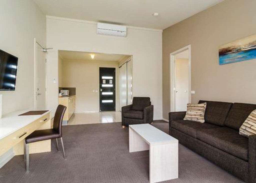 Quality Hotel Point Cook Room photo